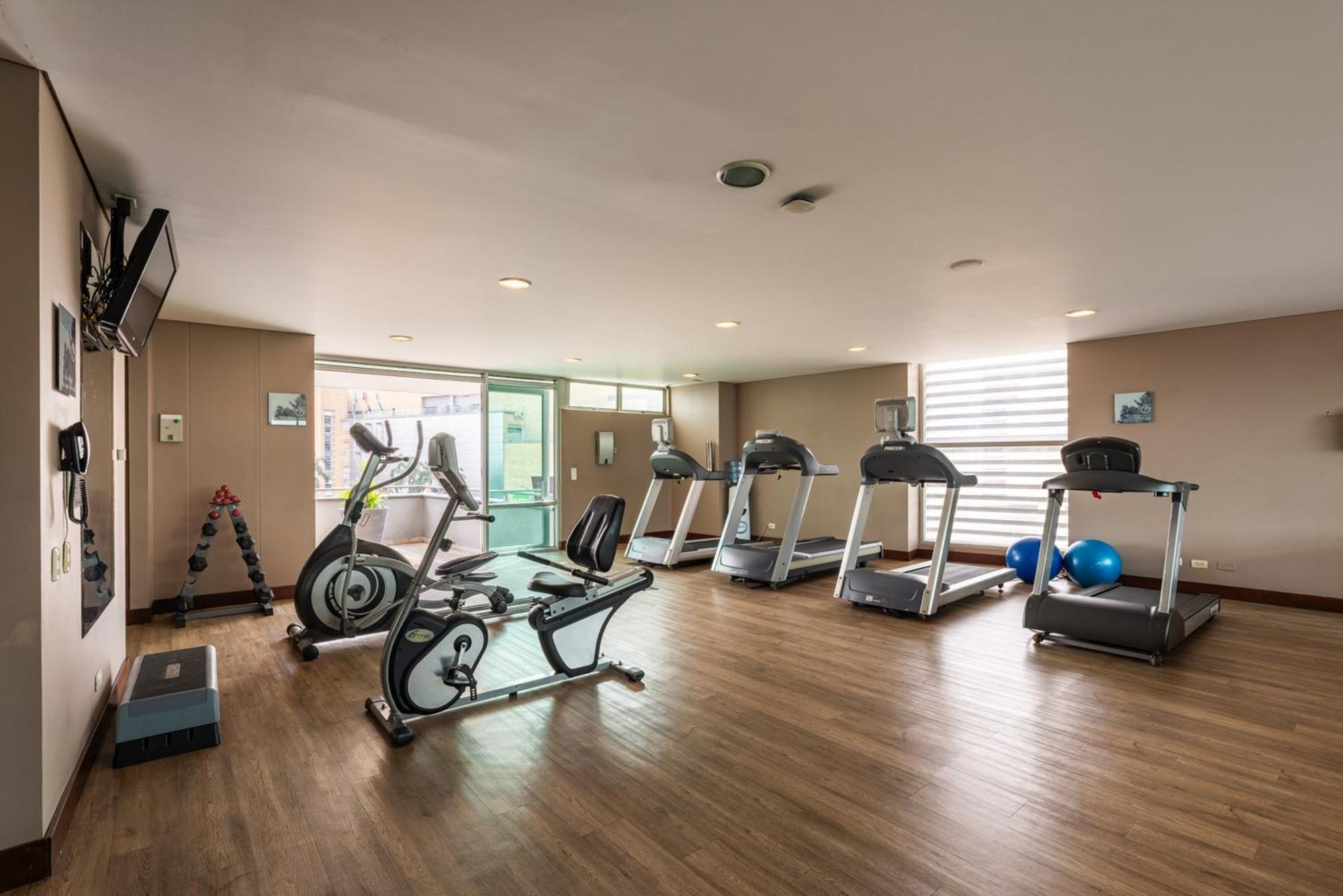 Estelar Apartamentos מדיין מראה חיצוני תמונה