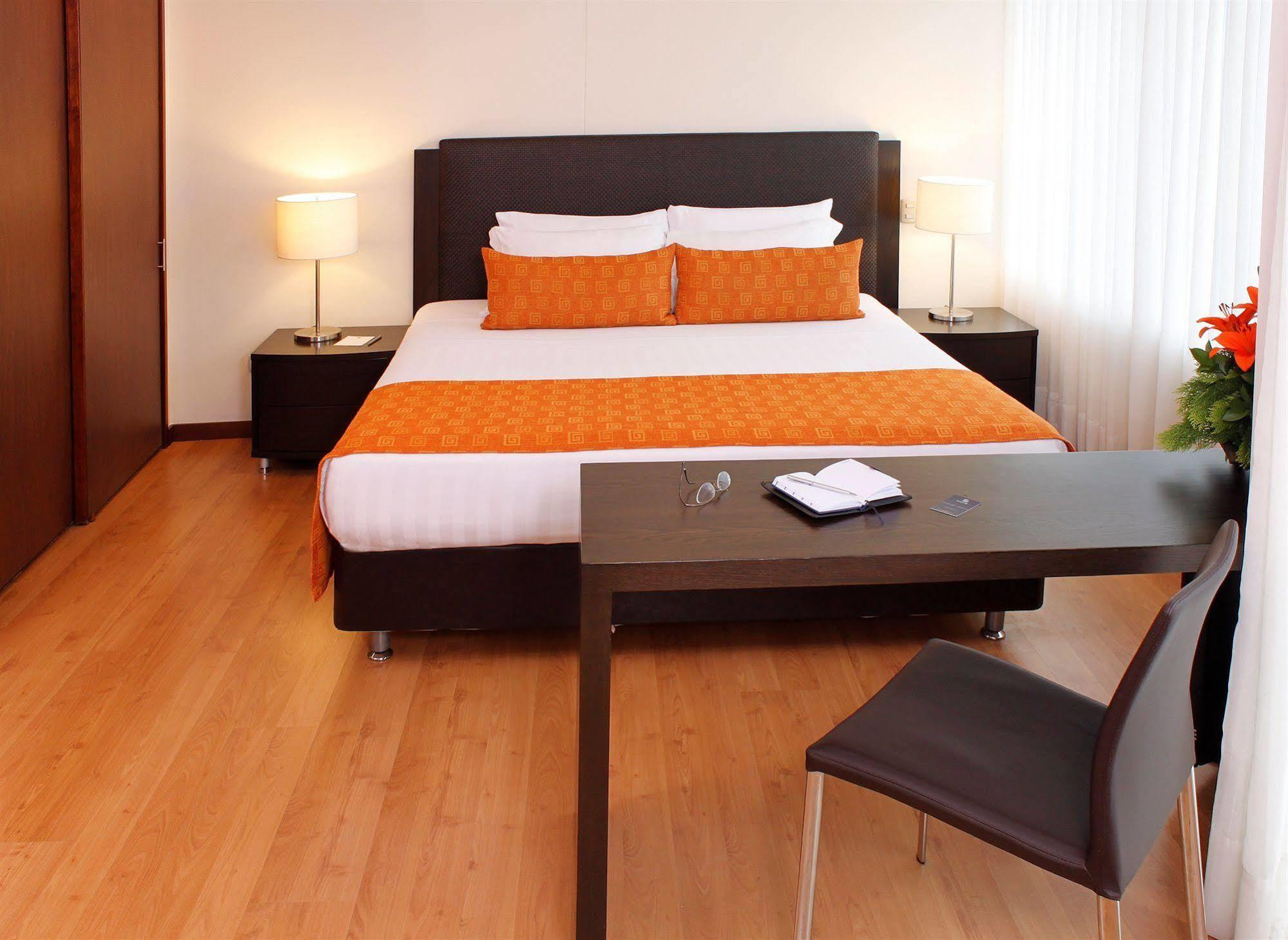 Estelar Apartamentos מדיין מראה חיצוני תמונה